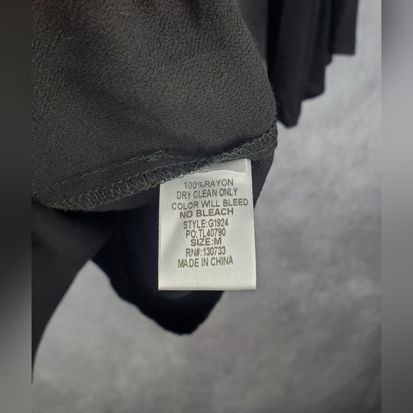 Umgee embroidered Flattering Boho Floral‎ V-Neck Long Bell Sleeve dress sizeM - Picture 11 of 11